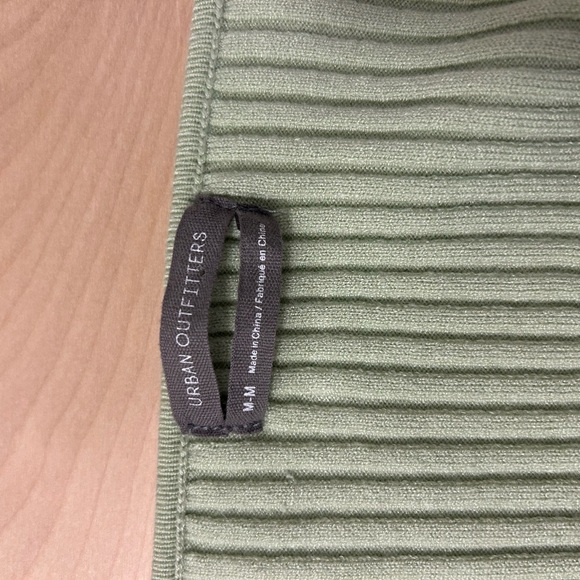 URBAN OUTFITTERS TOP - Picture 2 of 4